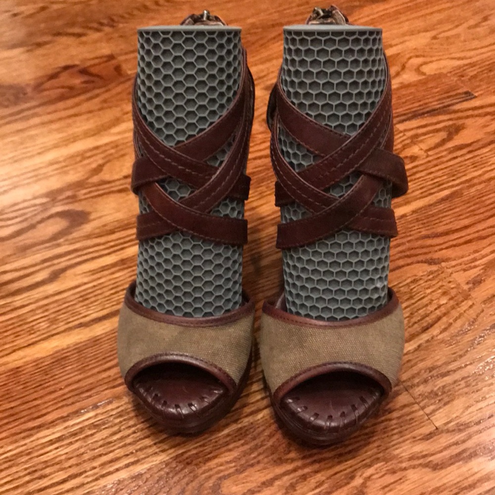 Frye wedge heels, I mean really, so cute.